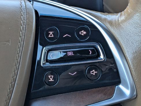 Used 2017 Cadillac Escalade Platinum image 29