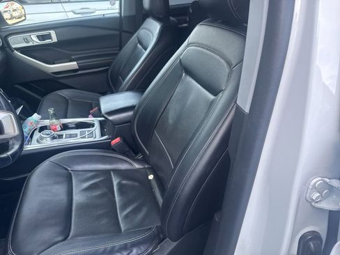 Used 2021 Ford Explorer Limited w/ Equipment Group 301A image 18