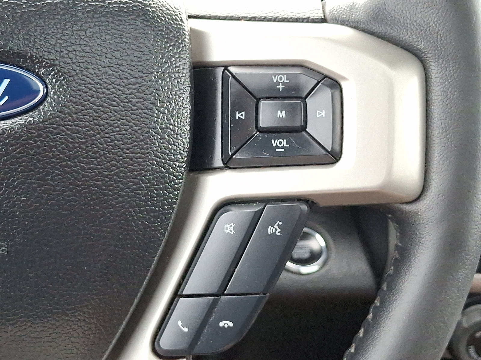 Used 2018 Ford F150 Lariat w/ Equipment Group 502A Luxury AWD/4WD image 23