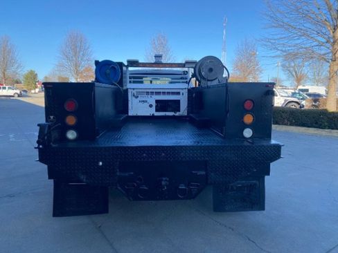 Used 2014 Ford F550 4x4 Regular Cab Super Duty image 7