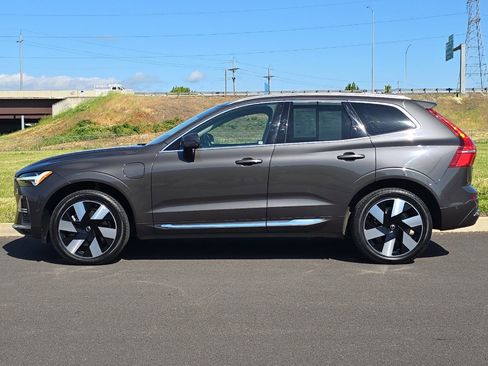 Used 2023 Volvo XC60 T8 Plus w/ Protection Package Premier AWD/4WD image 6