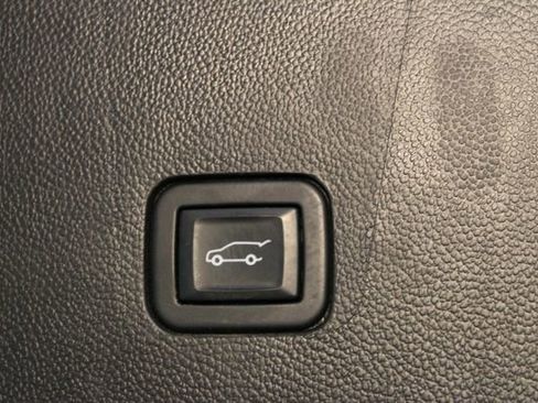 Used 2022 Chevrolet Traverse RS AWD/4WD image 18