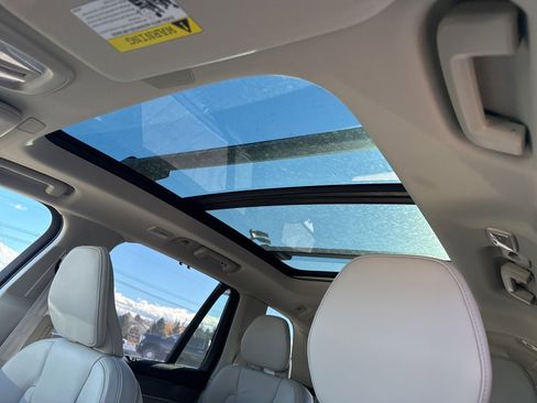 New 2026 Volvo XC90 T8 Ultra w/ Protection Package Premier image 27