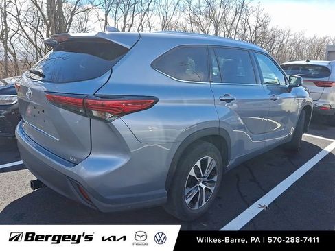 Used 2021 Toyota Highlander XLE image 6