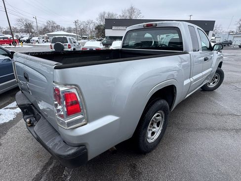Used 2008 Mitsubishi Raider LS image 6