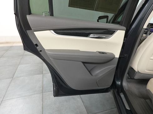 Used 2021 Cadillac XT6 Premium Luxury FWD image 28