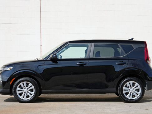 Used 2021 Kia Soul LX FWD image 8