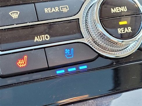 Used 2020 Lincoln Navigator Reserve w/ Luxury Package image 27