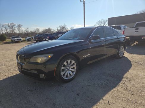 Used 2010 BMW 750i xDrive image 4