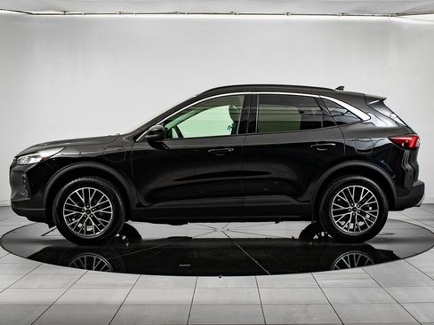 Used 2024 Ford Escape SE image 12