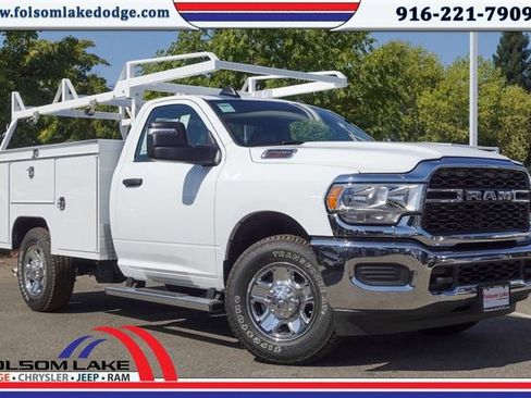 New 2024 RAM 2500 Tradesman w/ Chrome Appearance Group image 4
