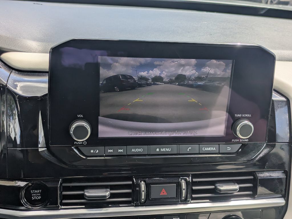 Used 2025 Nissan Pathfinder SV AWD/4WD image 20