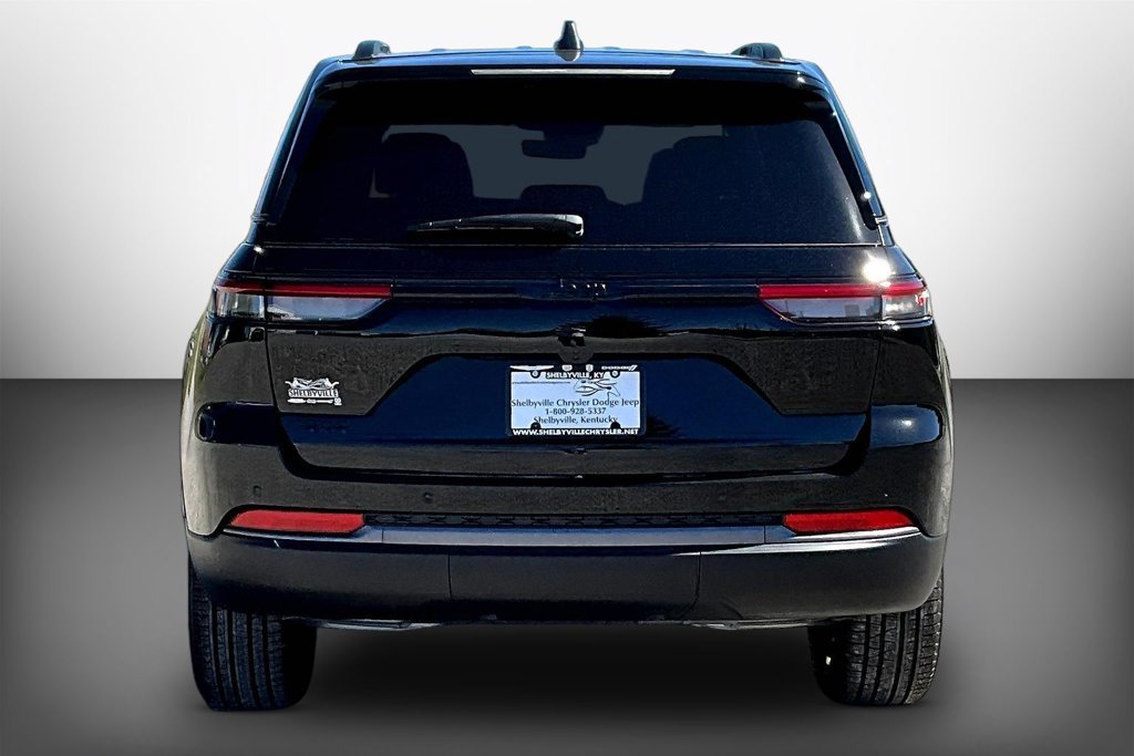 New 2027 Jeep Grand Cherokee Limited w/ Limited Altitude Package AWD/4WD image 4