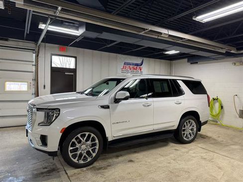 Certified 2024 GMC Yukon Denali w/ Max Trailering Package AWD/4WD image 1