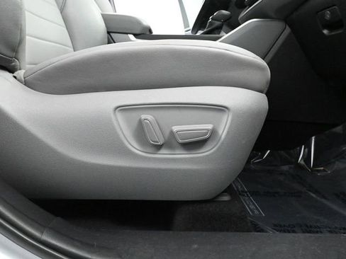 Used 2021 Toyota Highlander XLE image 51