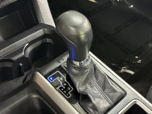 Used 2021 Toyota Tacoma SR5 RWD image 34