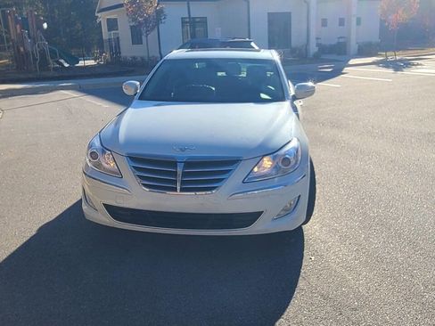 Used 2013 Hyundai Genesis 3.8 w/ Premium Pkg image 3