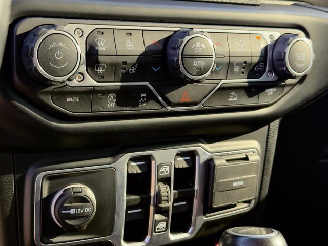 Used 2023 Jeep Gladiator Rubicon w/ LED Lighting Group AWD/4WD image 23