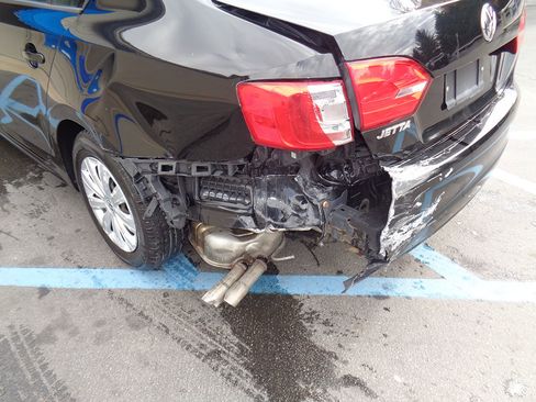 Used 2014 Volkswagen Jetta S image 1