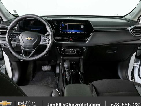 Used 2025 Chevrolet TrailBlazer LT image 17