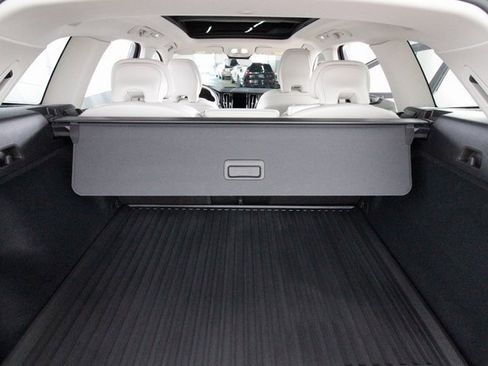 Certified 2025 Volvo XC60 B5 Core w/ Protection Package Premier image 27