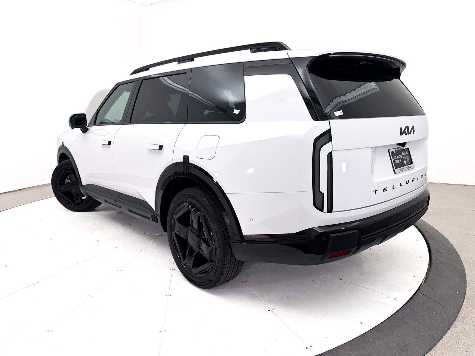 Used 2027 Kia Telluride SX Prestige X-Line AWD/4WD image 2