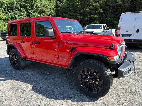Used 2025 Jeep Wrangler Unlimited Sahara w/ Safety Group AWD/4WD image 5