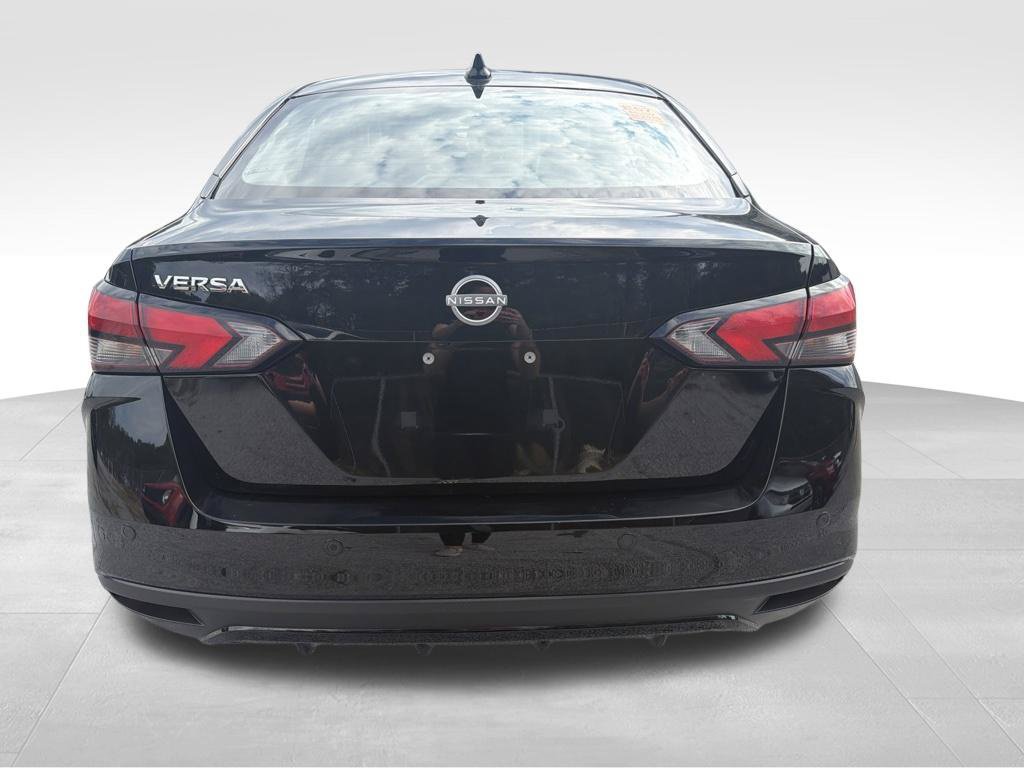 Used 2025 Nissan Versa SV FWD image 12