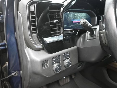 Used 2022 Chevrolet Silverado 1500 LT Trail Boss w/ LT Trail Boss Premium Package AWD/4WD image 13