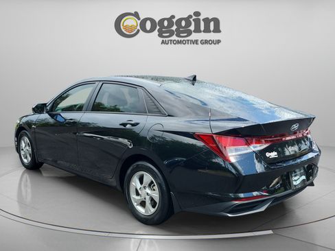 Certified 2023 Hyundai Elantra SE FWD image 3