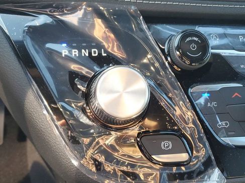 New 2026 Chrysler Pacifica Select image 27