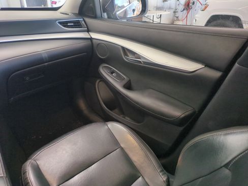 Used 2019 INFINITI QX50 Essential w/ Proassist Package image 18