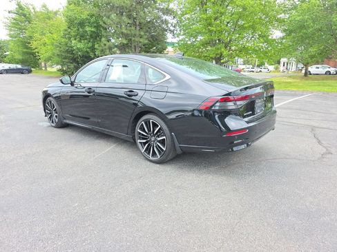 Used 2024 Honda Accord Touring image 5
