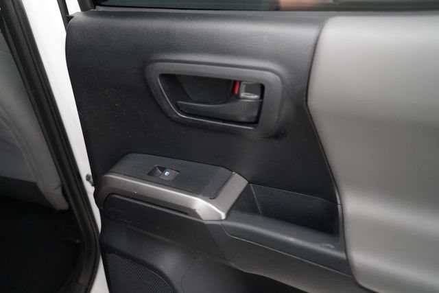 Used 2019 Toyota Tacoma SR5 AWD/4WD image 34
