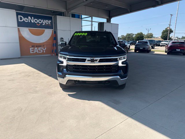 Used 2022 Chevrolet Silverado 1500 LT w/ Protection Package AWD/4WD image 2
