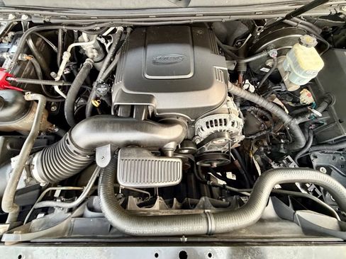 Used 2013 Chevrolet Tahoe LTZ image 18