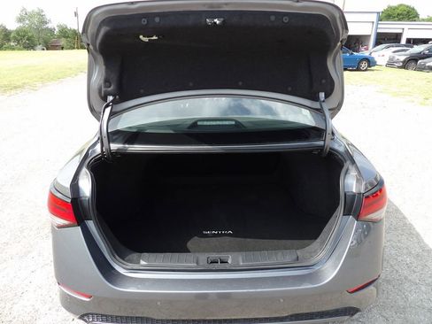 Used 2025 Nissan Sentra SV FWD image 9