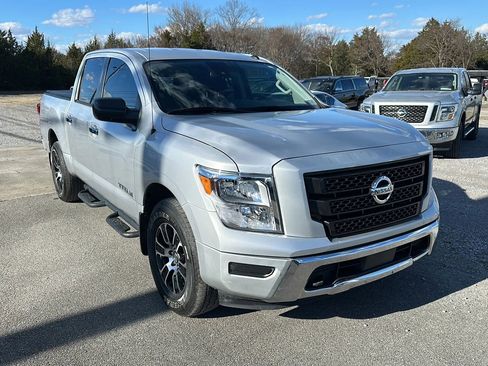 Used 2021 Nissan Titan SV w/ Off Road Protection Package image 2