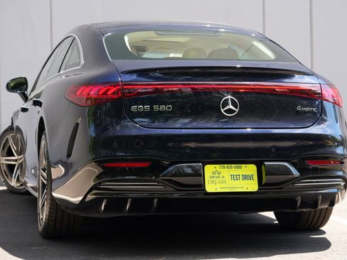 Used 2023 Mercedes-Benz EQS 580 4MATIC Sedan image 6