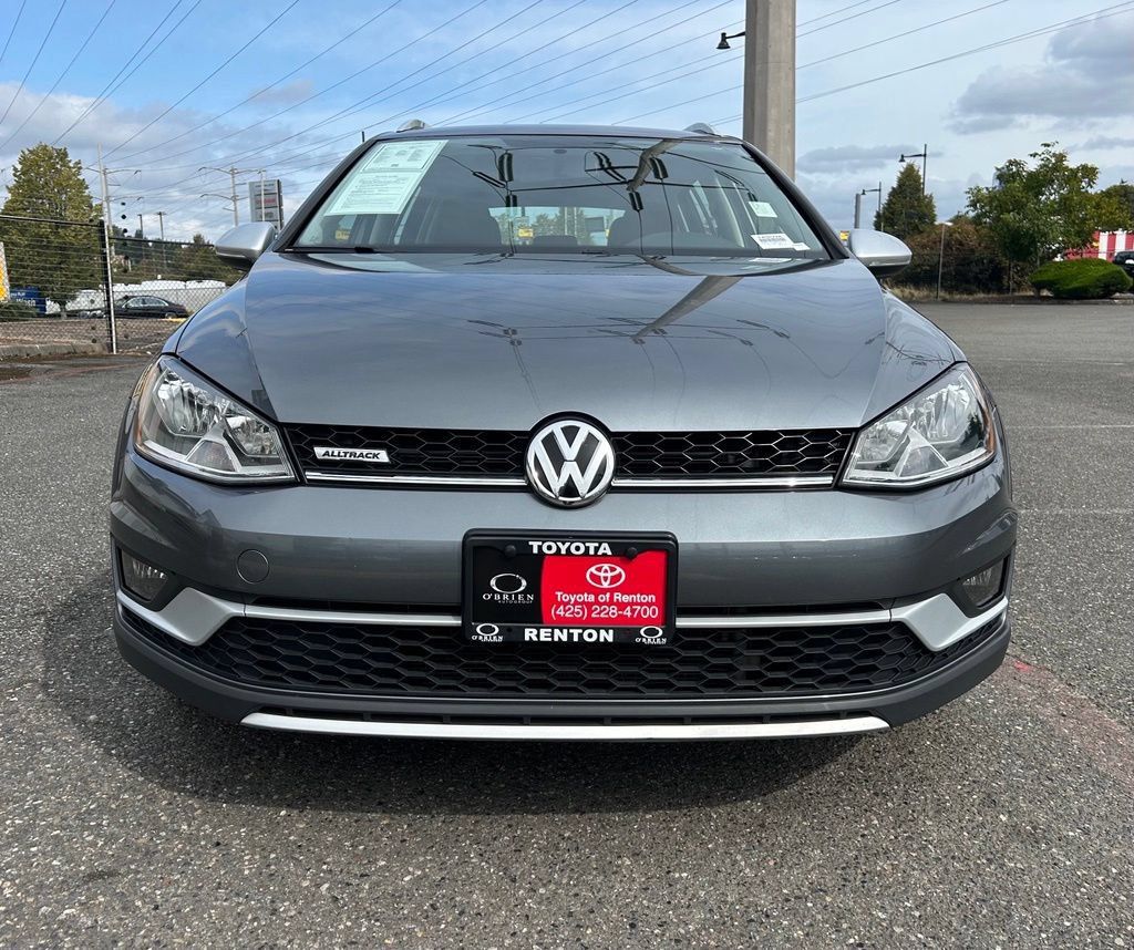 Used 2017 Volkswagen Golf Alltrack SE AWD/4WD image 2