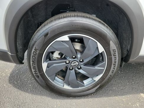Used 2024 Nissan Rogue SV AWD/4WD image 10