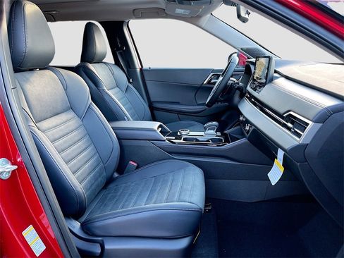 New 2025 Mitsubishi Outlander SE image 30