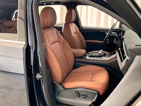 Used 2025 Audi Q7 3.0T Premium image 16