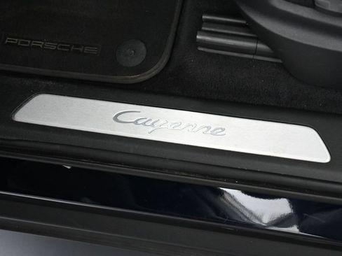 Certified 2022 Porsche Cayenne AWD/4WD image 16
