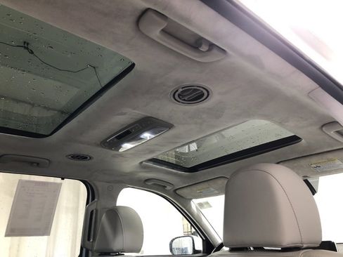 Used 2022 Kia Telluride SX w/ SX Prestige Package image 41