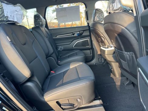 New 2025 Kia Telluride S image 15