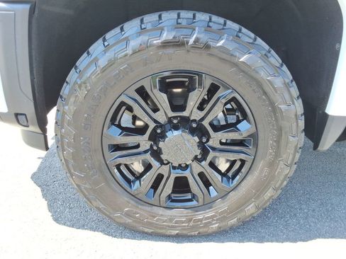 Used 2025 GMC Sierra 2500 Denali Ultimate AWD/4WD image 10
