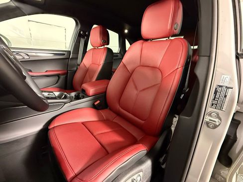 New 2026 Porsche Macan image 5