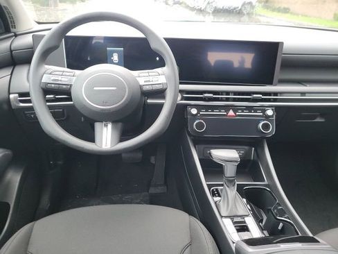 New 2026 Hyundai Tucson SEL image 16