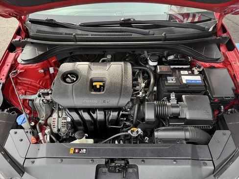 Used 2020 Hyundai Elantra SEL image 17